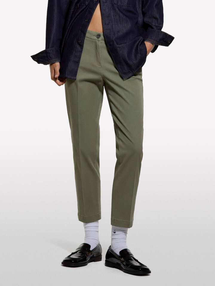 Calças chino verde escuro cigarette - calças skinny para mulher - Verde Militar | Sisley image number 3